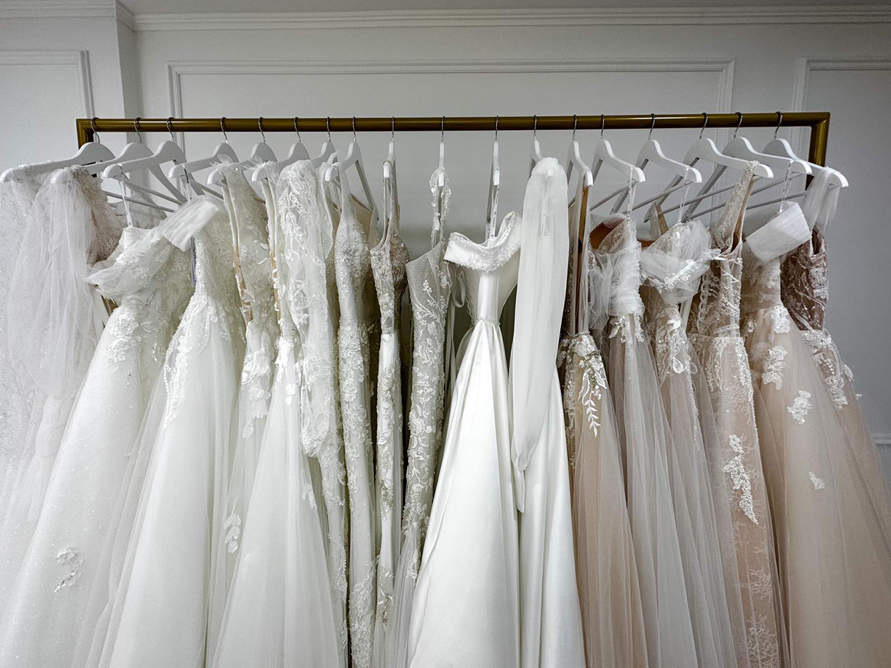 SALON OF WEDDING DRESSES AND FORMAL DRESSES LASK Banja Luka - Photo 6