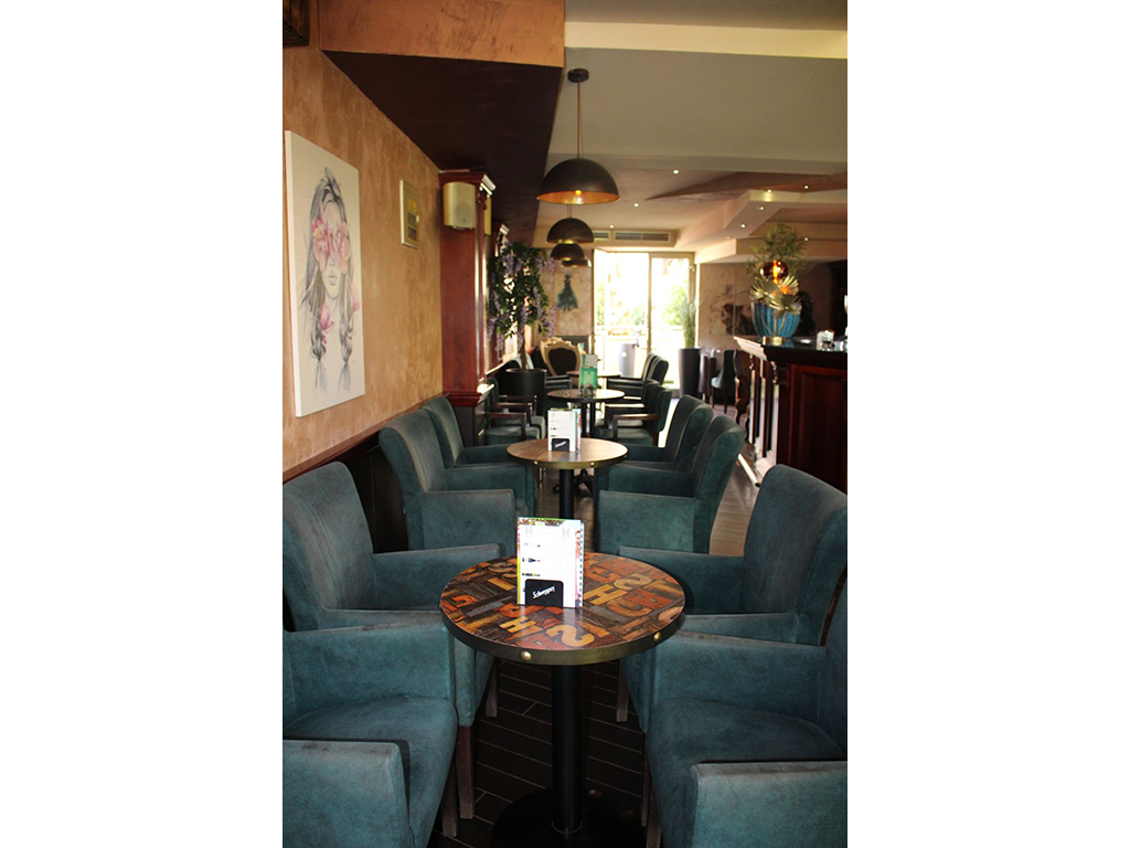 CAFFE BAR HEMINGWAY Banja Luka - Photo 6